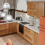 10 Elies Villa
