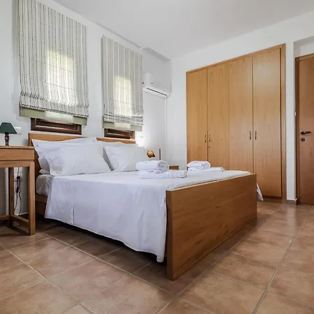 Villa 10 Elies Koropi
