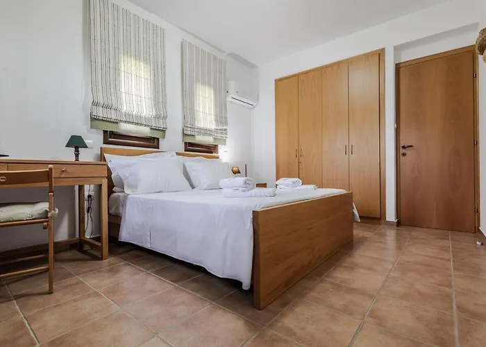 Villa 10 Elies Koropi