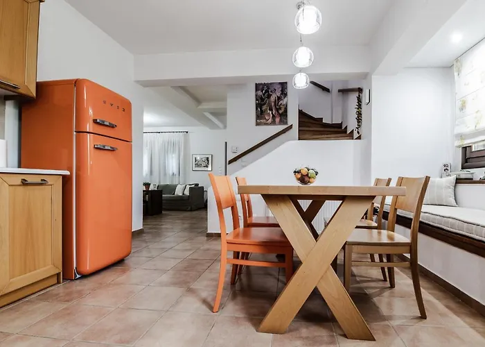 Villa 10 Elies Koropi